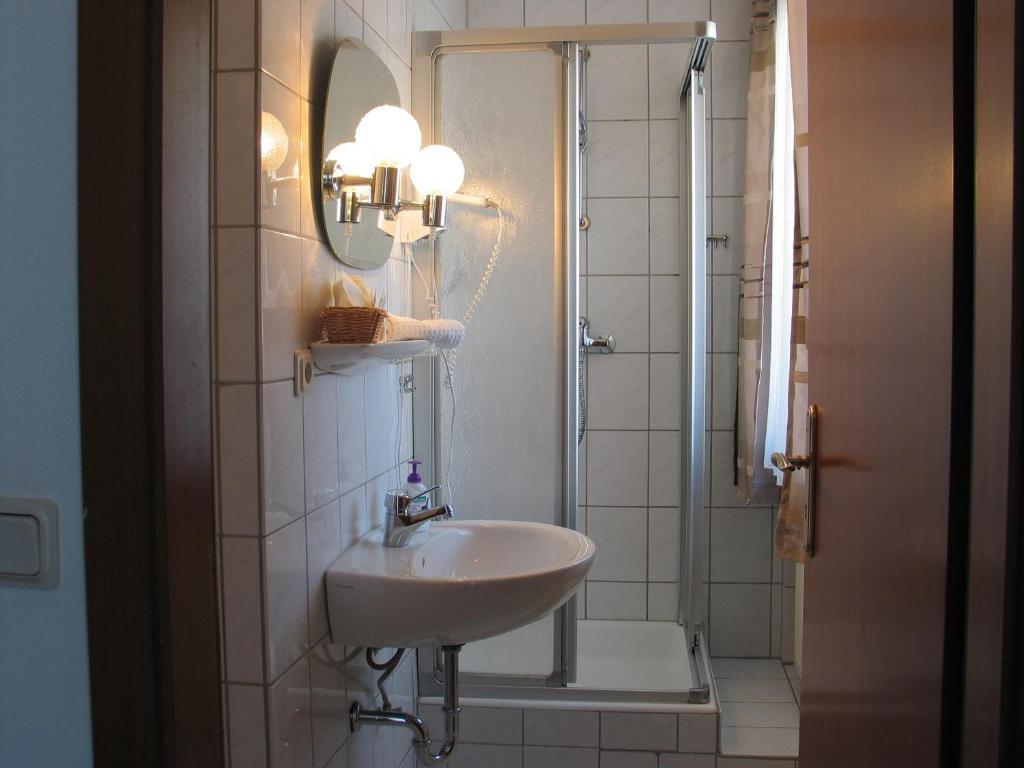 Restaurant Landgasthof Zum Wiesengrund Newel Quarto foto