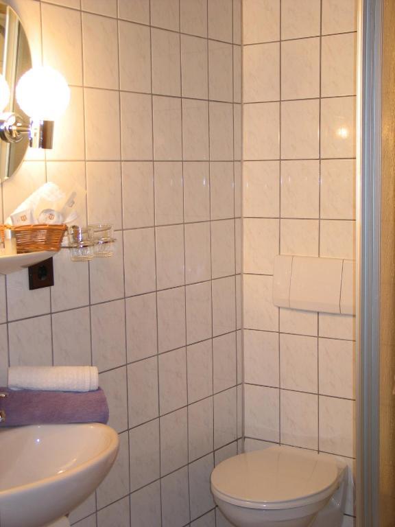 Restaurant Landgasthof Zum Wiesengrund Newel Quarto foto